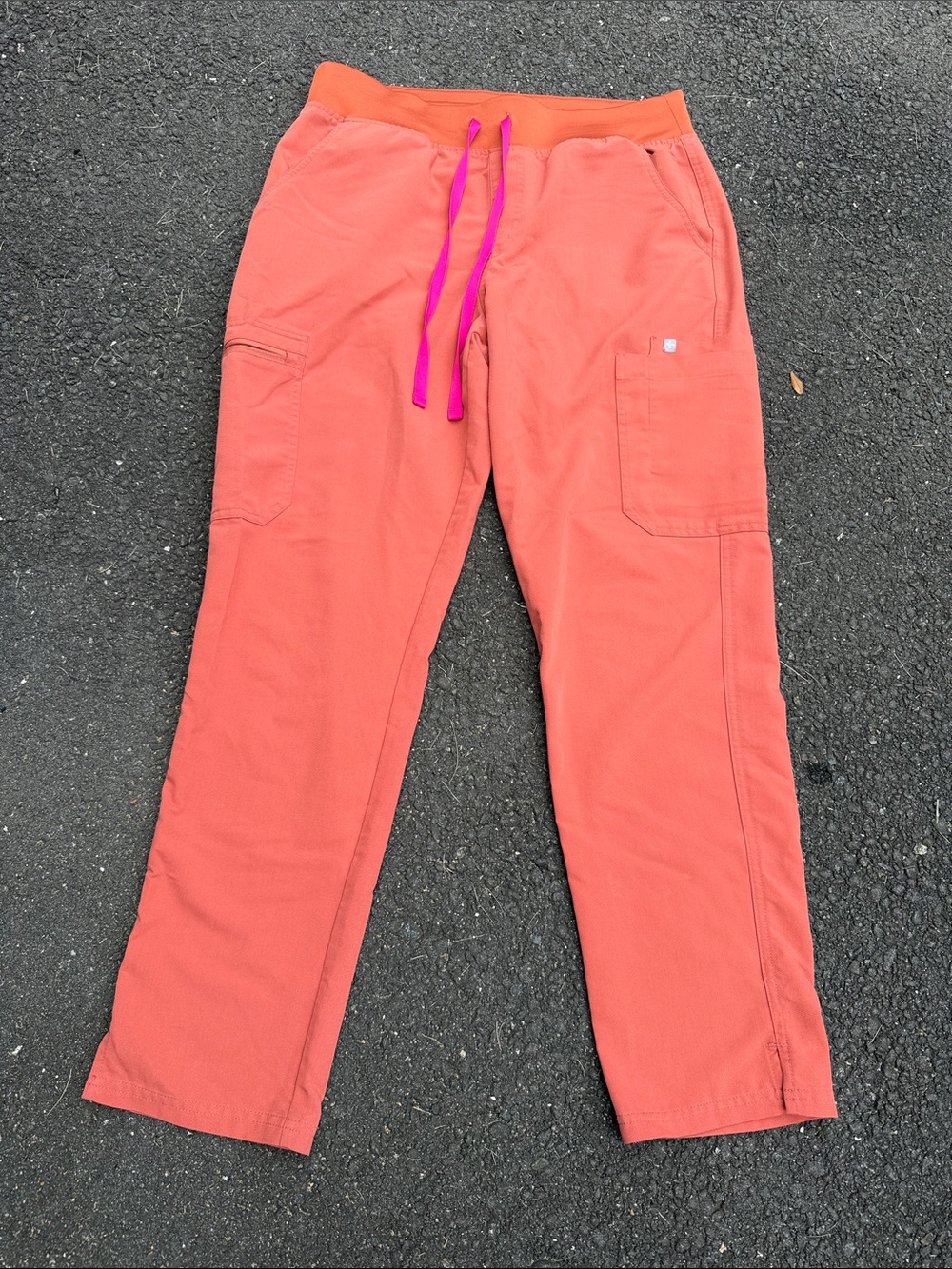 FIGS Coral Burnt Orange Cargo Scrub Straight Leg Pants - L Technical Collection